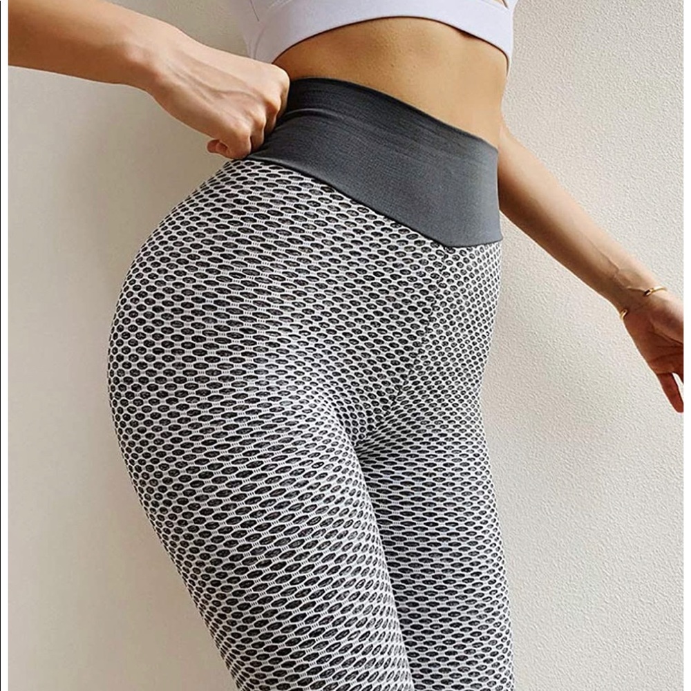 Women’s butt lifting leggings